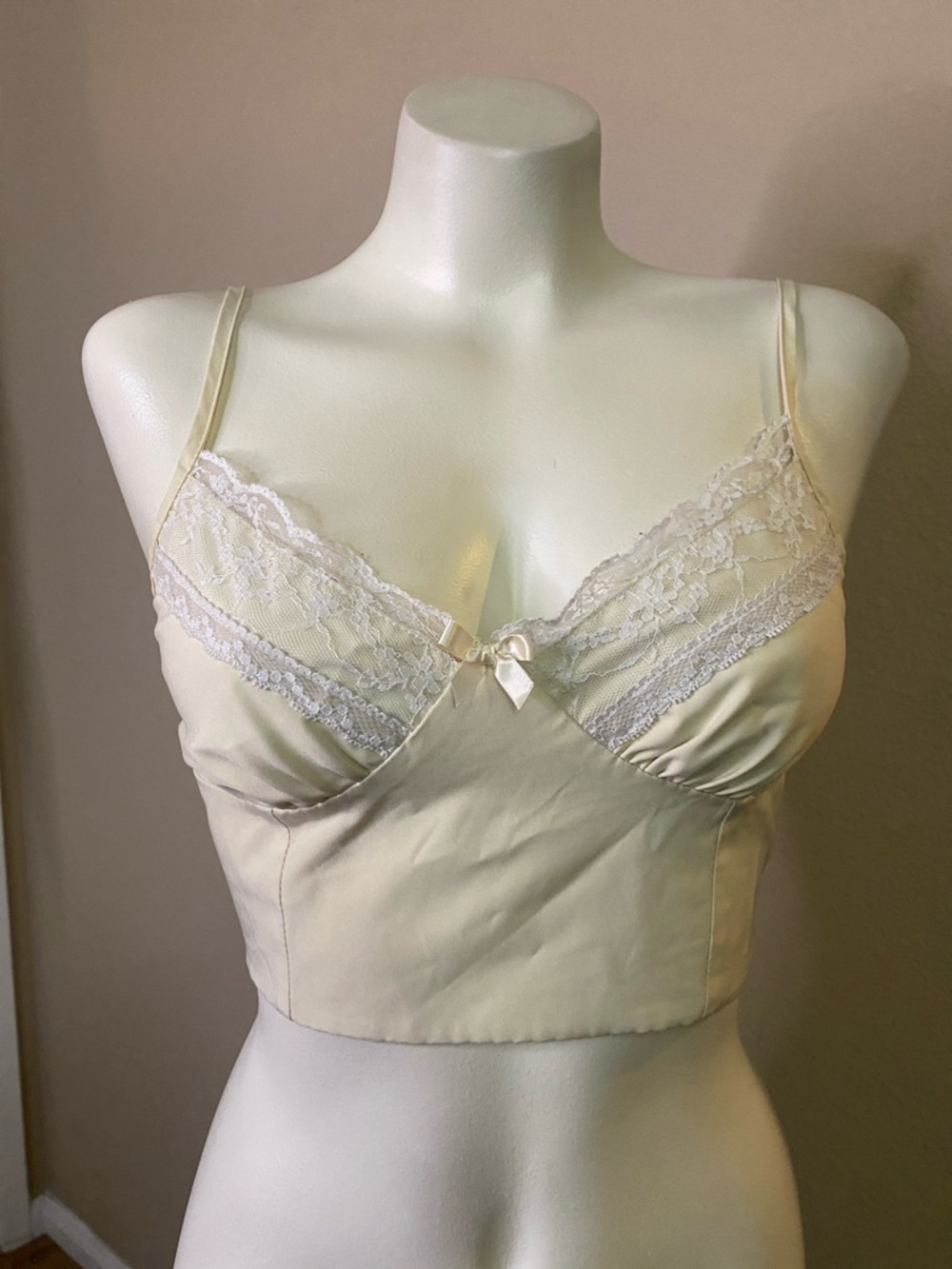 CEDAR Vintage-Inspired cream and Lace Trim Bustier Bralette crop camilsole top S